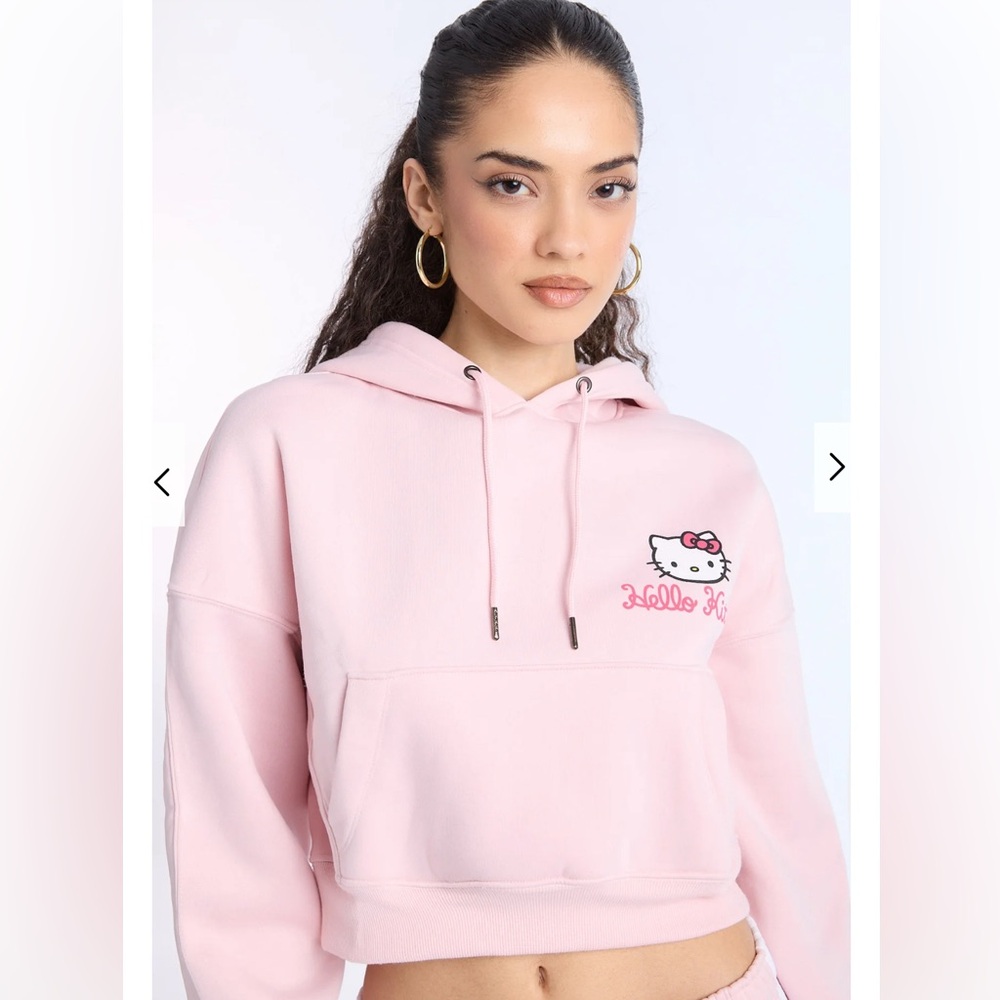 Hello Kitty Graphic Cropped Hoodie in Light Pink